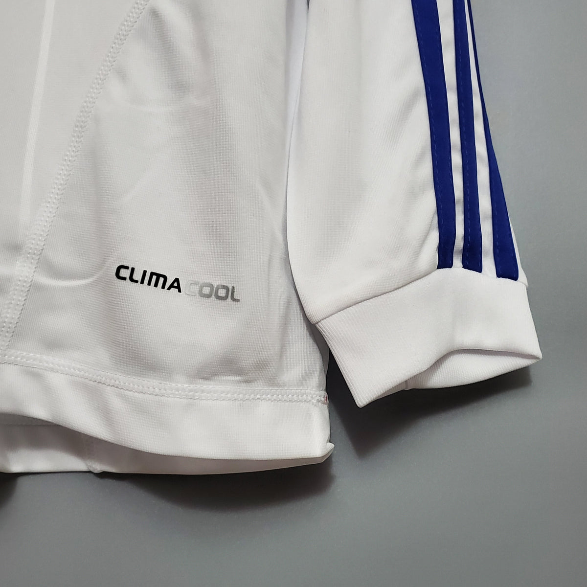 Camisa Titular do Real Madrid 10/11 - Versão Retrô Manga Comprida