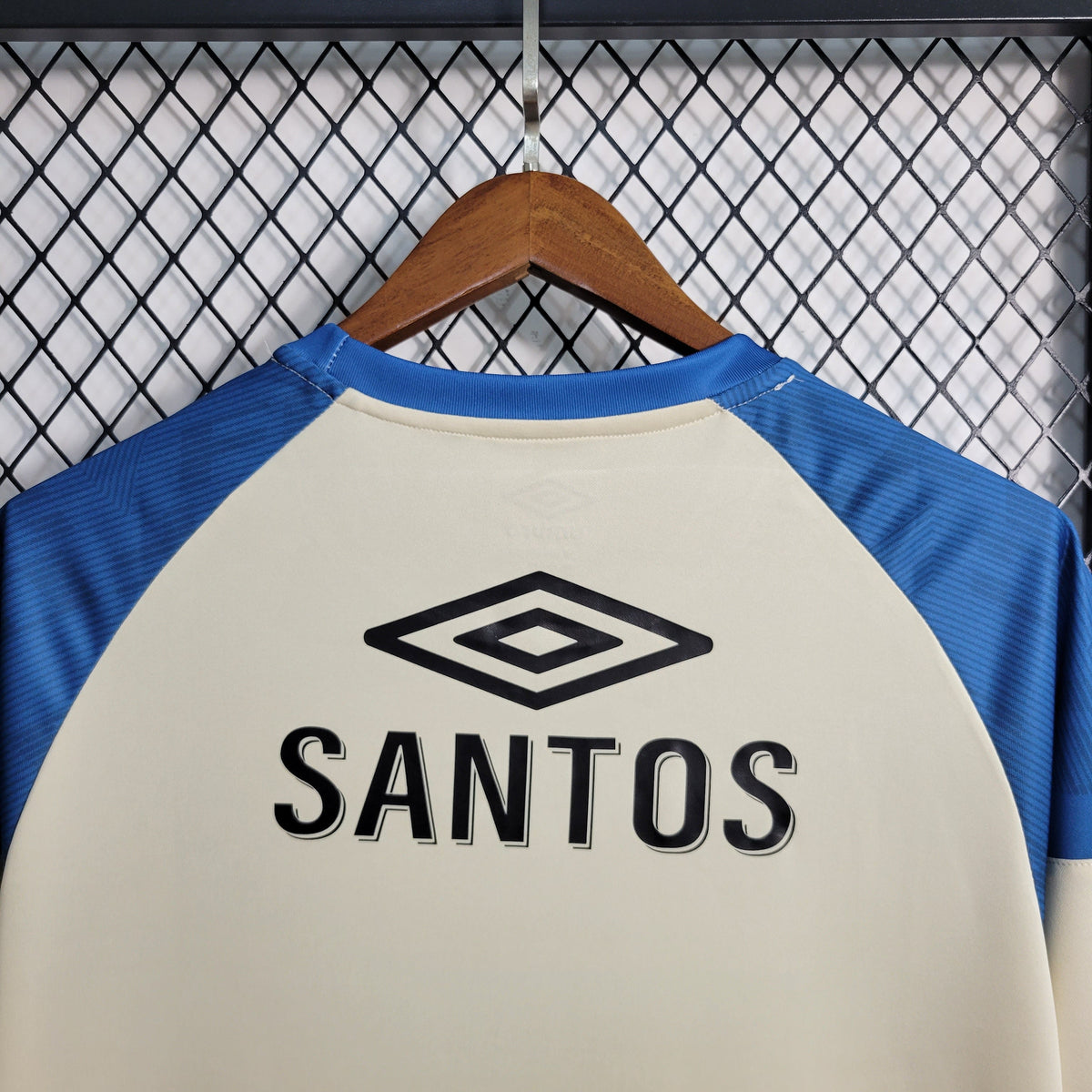 Camisa de Treino Santos 23/24 - Umbro Masculina Torcedor