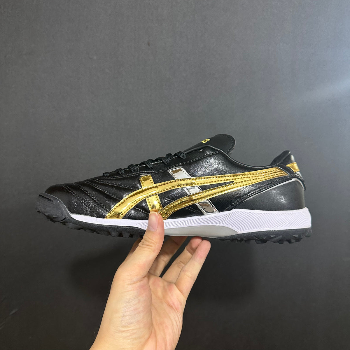 Asics Japão - Sociedade