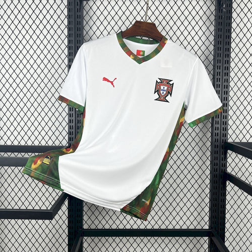 Camisa da Seleção de Portugal Edição Especial 2026/27 - Puma Torcedor Masculina - Branca/Verde