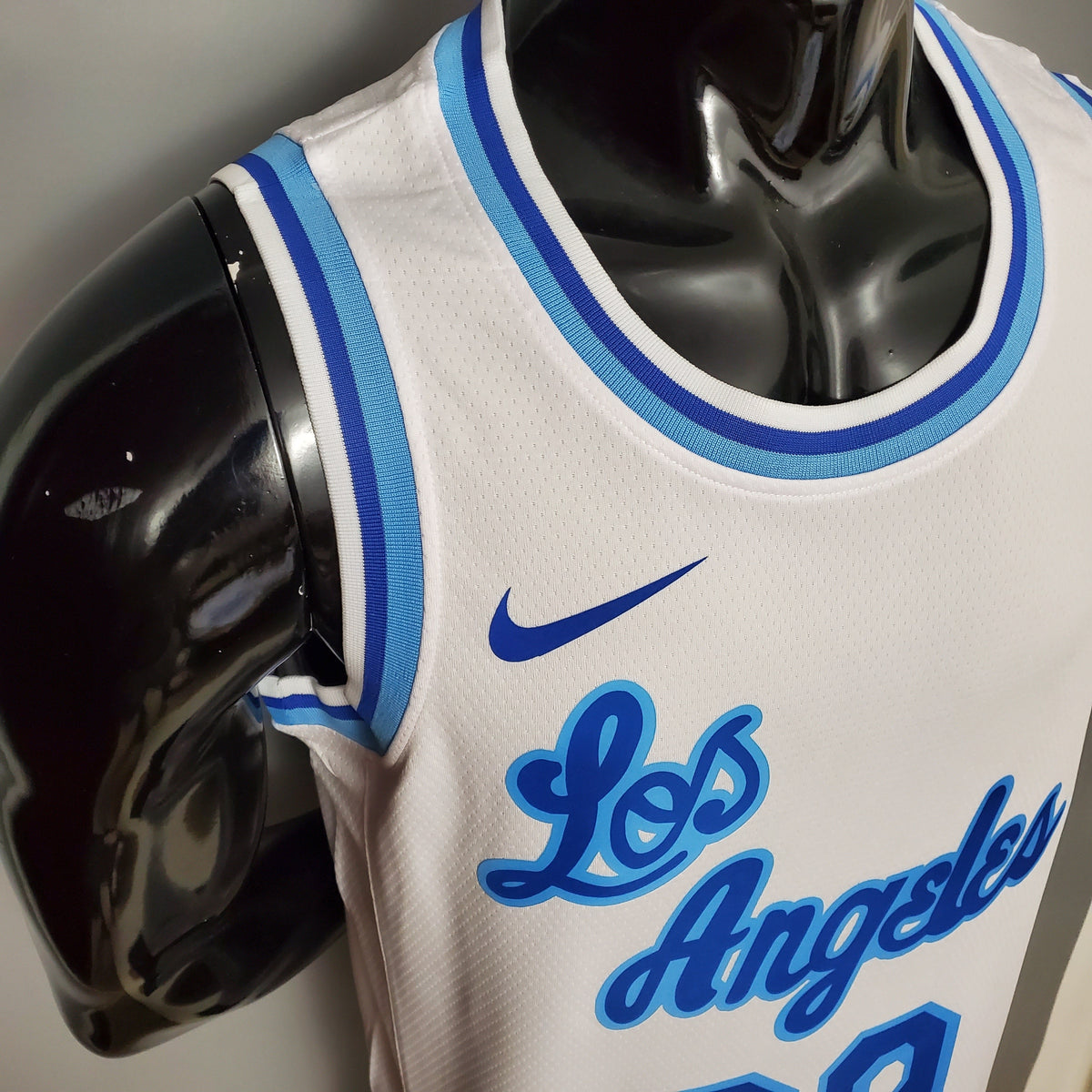 Camisa NBA Lakers #39 Howard Retro Night Branca - 23/24