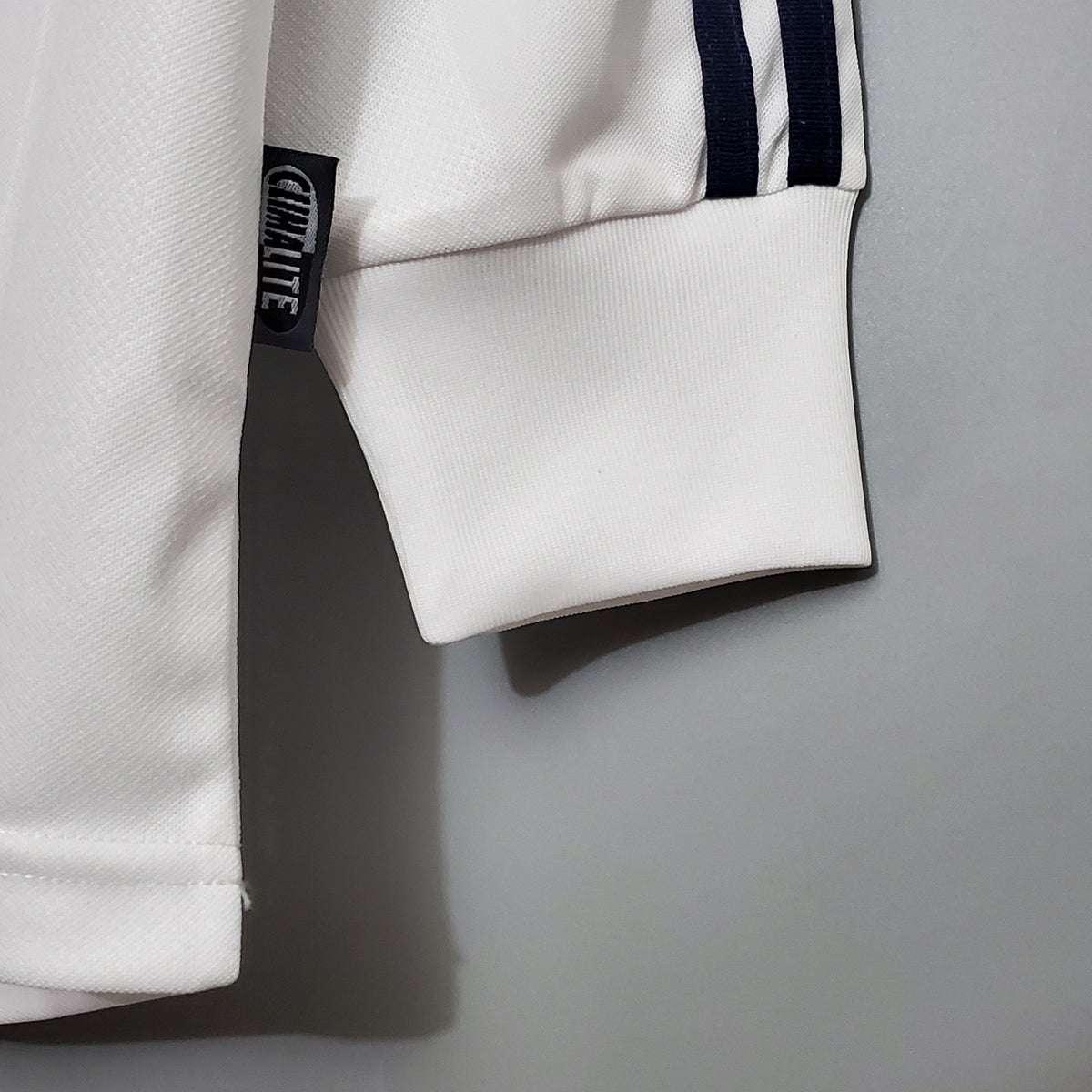 Camisa Titular do Real Madrid 2002 - Versão Retrô Manga Comprida