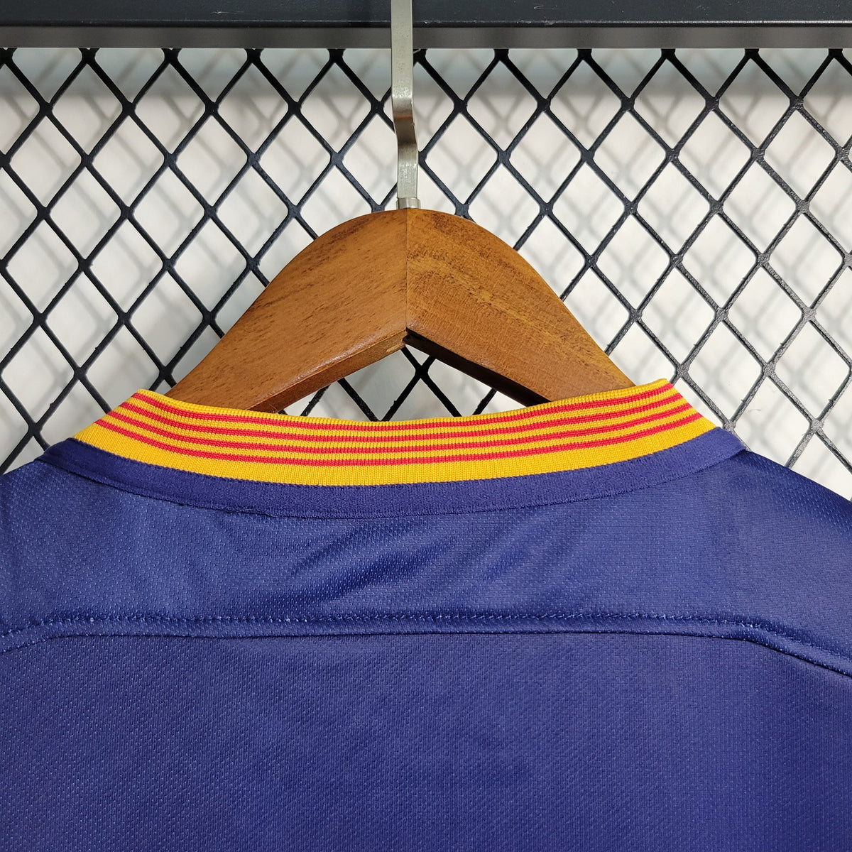 Camisa titular do Barcelona 15/16 - Versão retrô