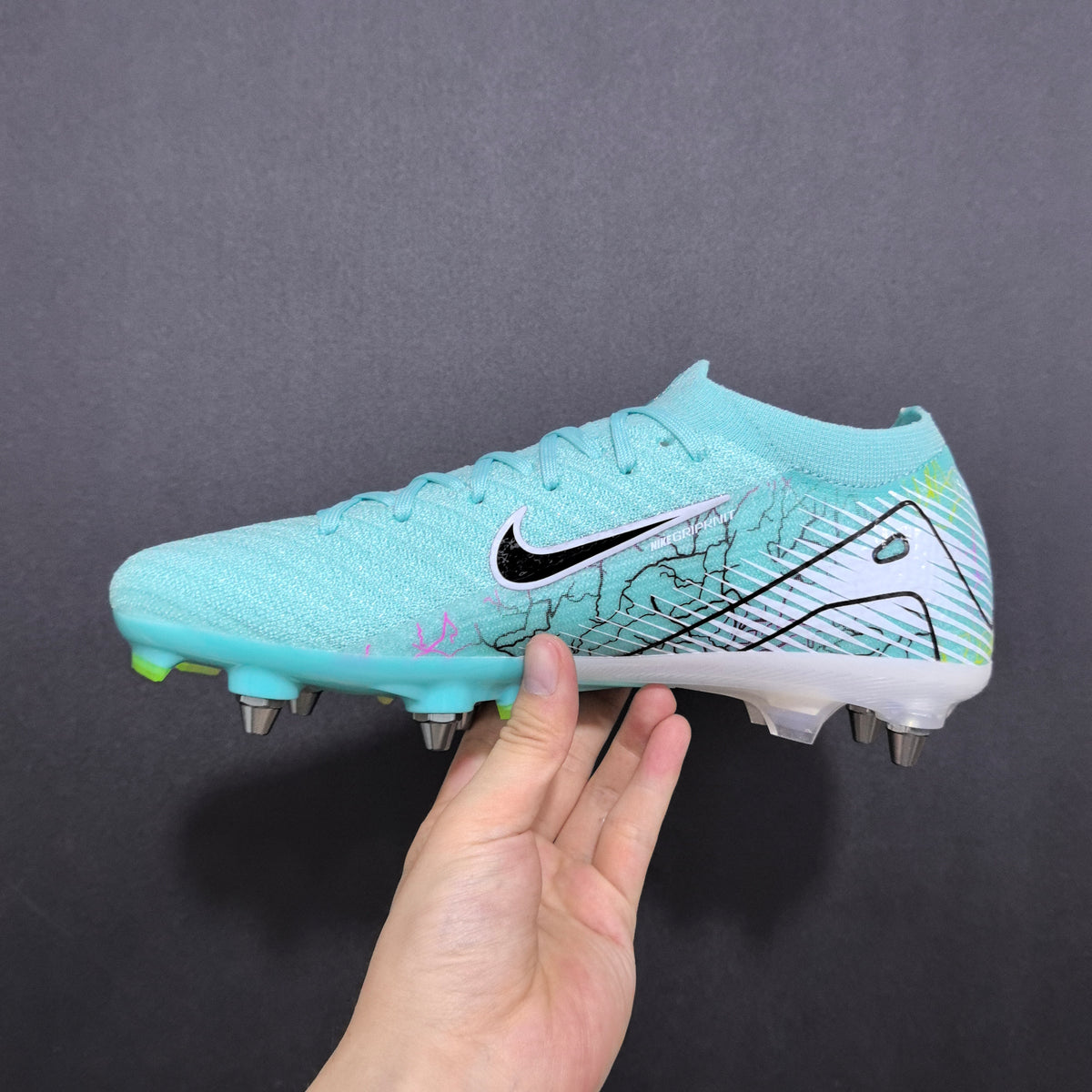 Nike Mercurial - Travas Mistas