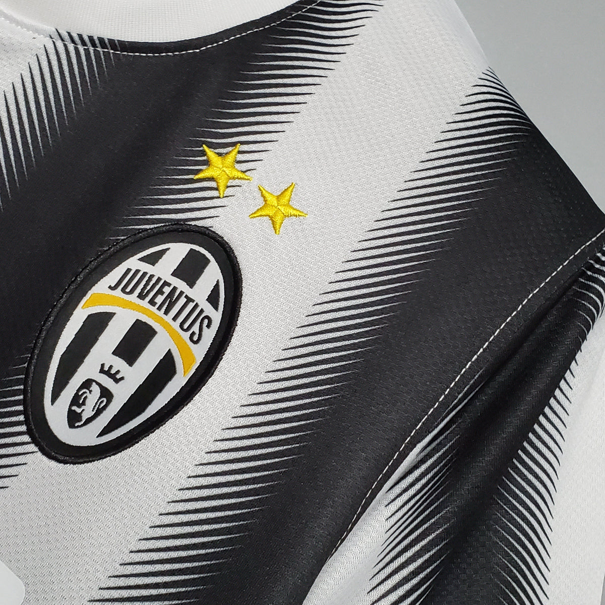 Camisa Titular da Juventus 11/12 - Versão Retrô