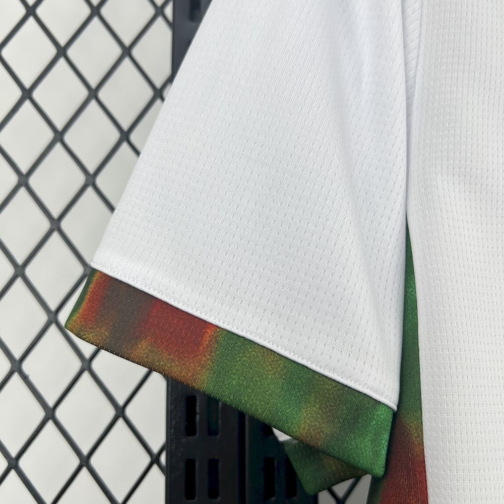 Camisa da Seleção de Portugal Edição Especial 2026/27 - Puma Torcedor Masculina - Branca/Verde