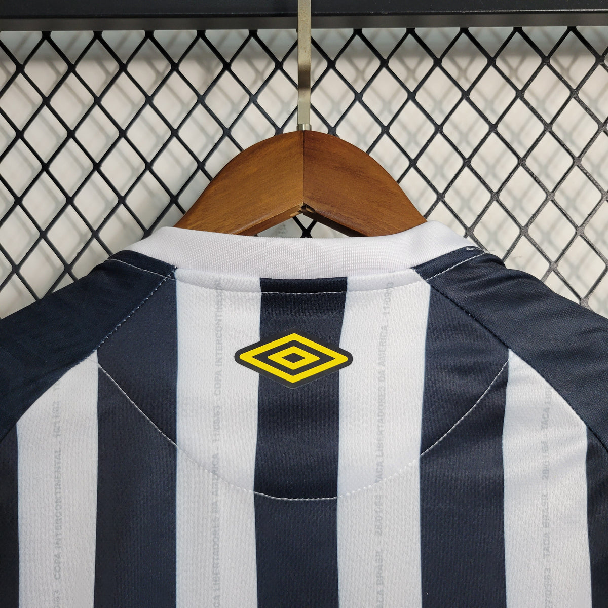 Camisa Santos I 23/24 - Umbro Feminina