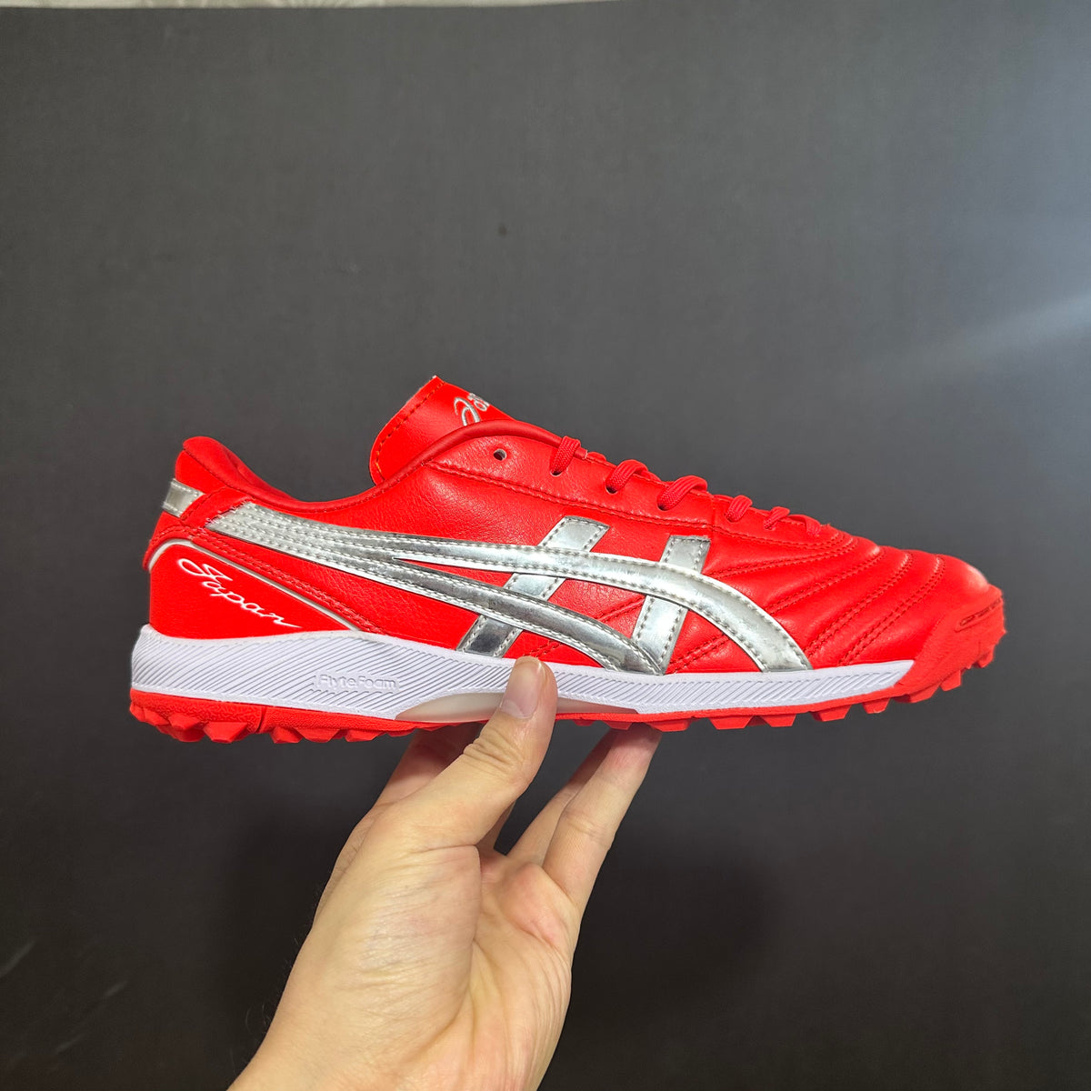 Asics Japão - Sociedade