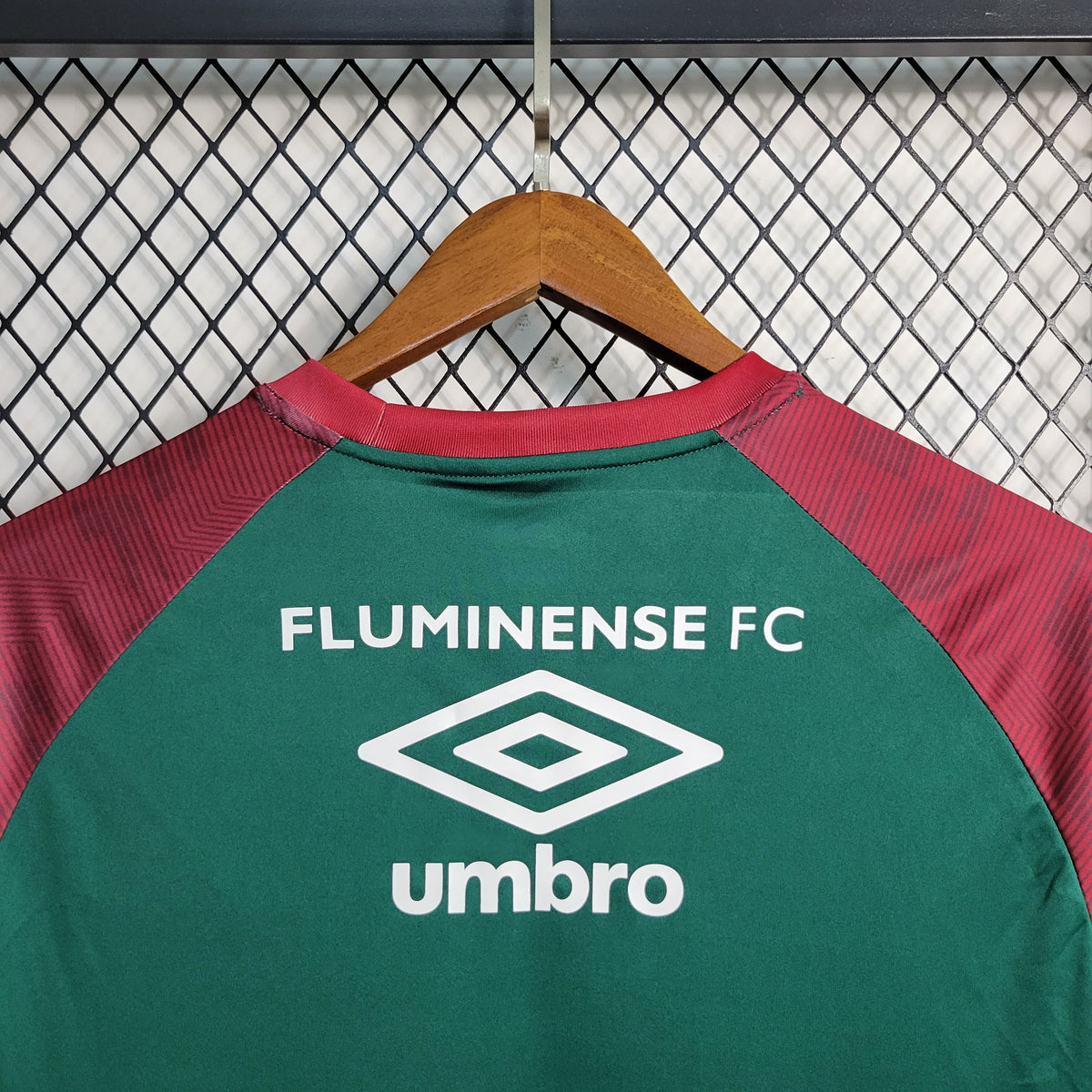 Camisa de Treino Fluminense 23/24 - Umbro Masculina Torcedor - Lançamento