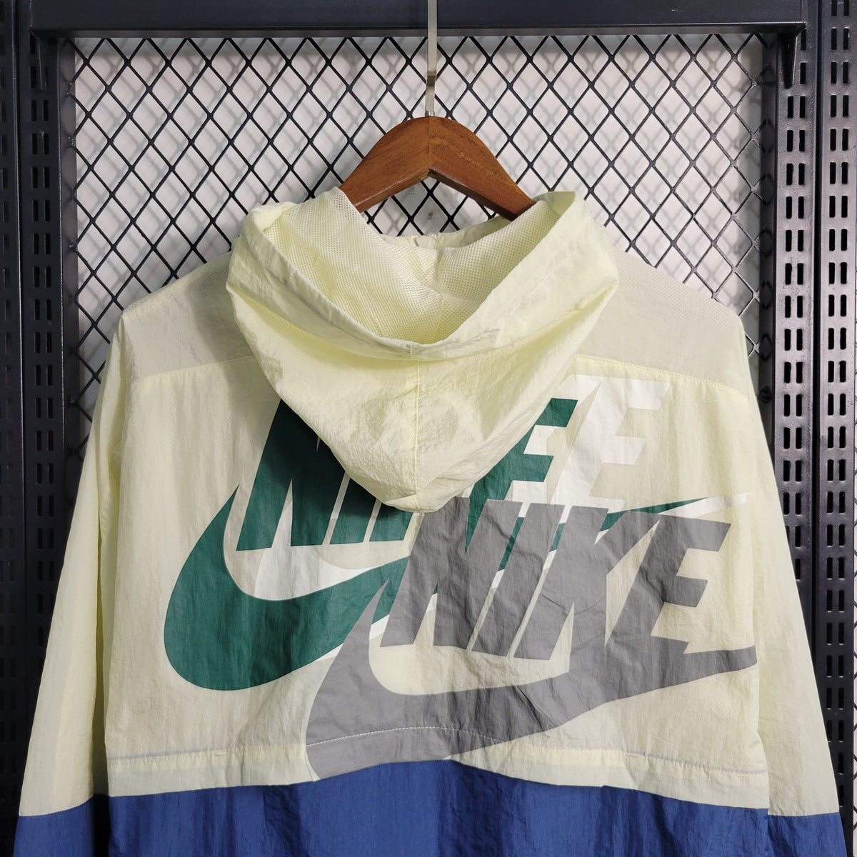 Jaqueta Corta-Vento Nike 23/24 - Bege e Azul