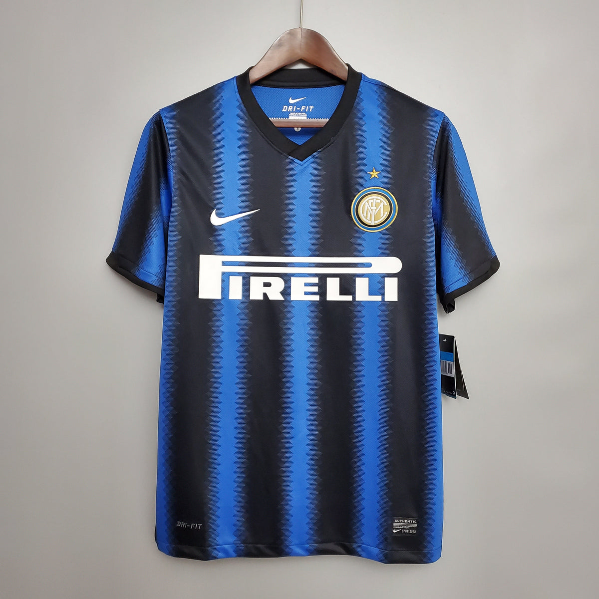 Camisa Titular Internazionale 10/11 - Versão Retrô