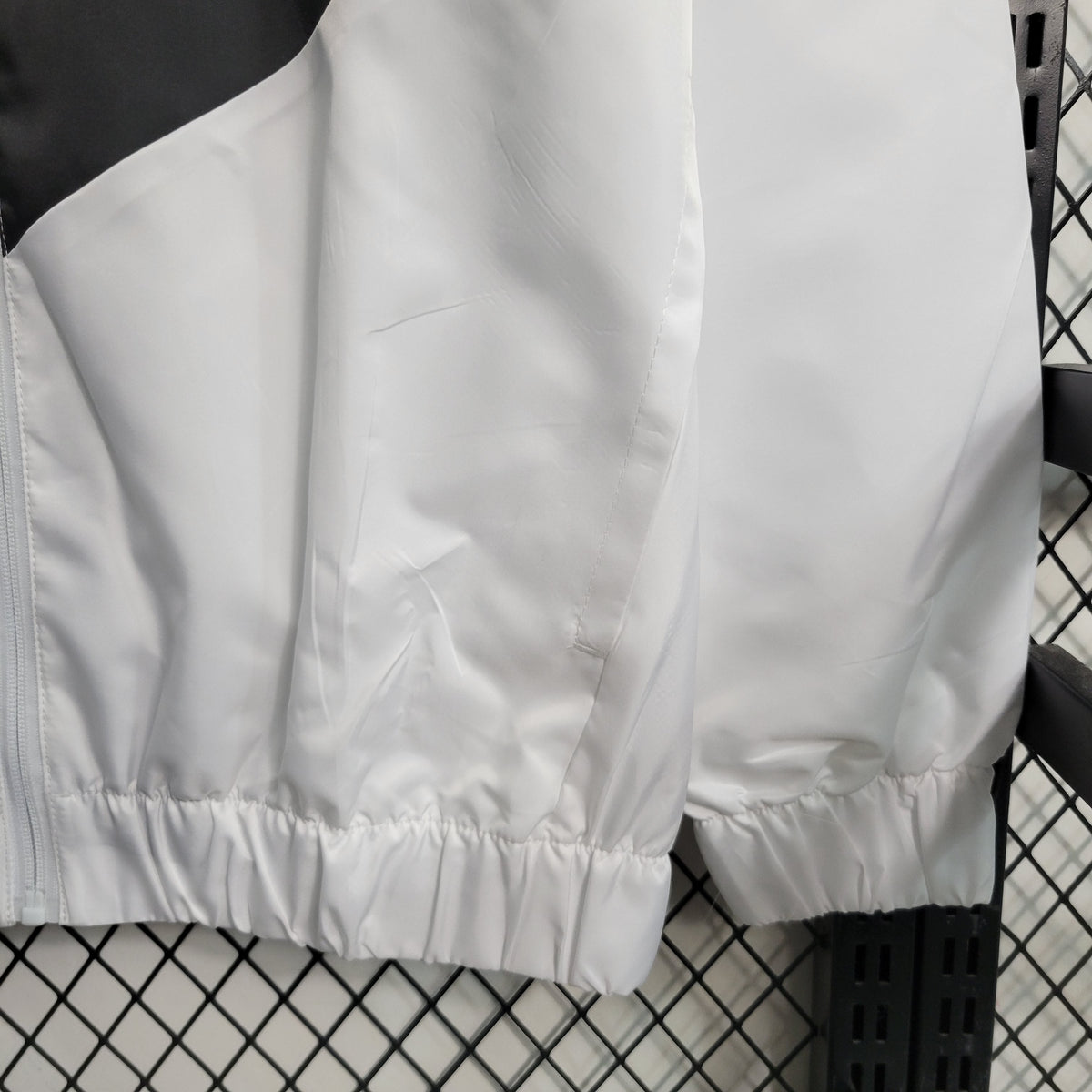 Jaqueta Corta-Vento Milan 23/24 - Branco e Preto