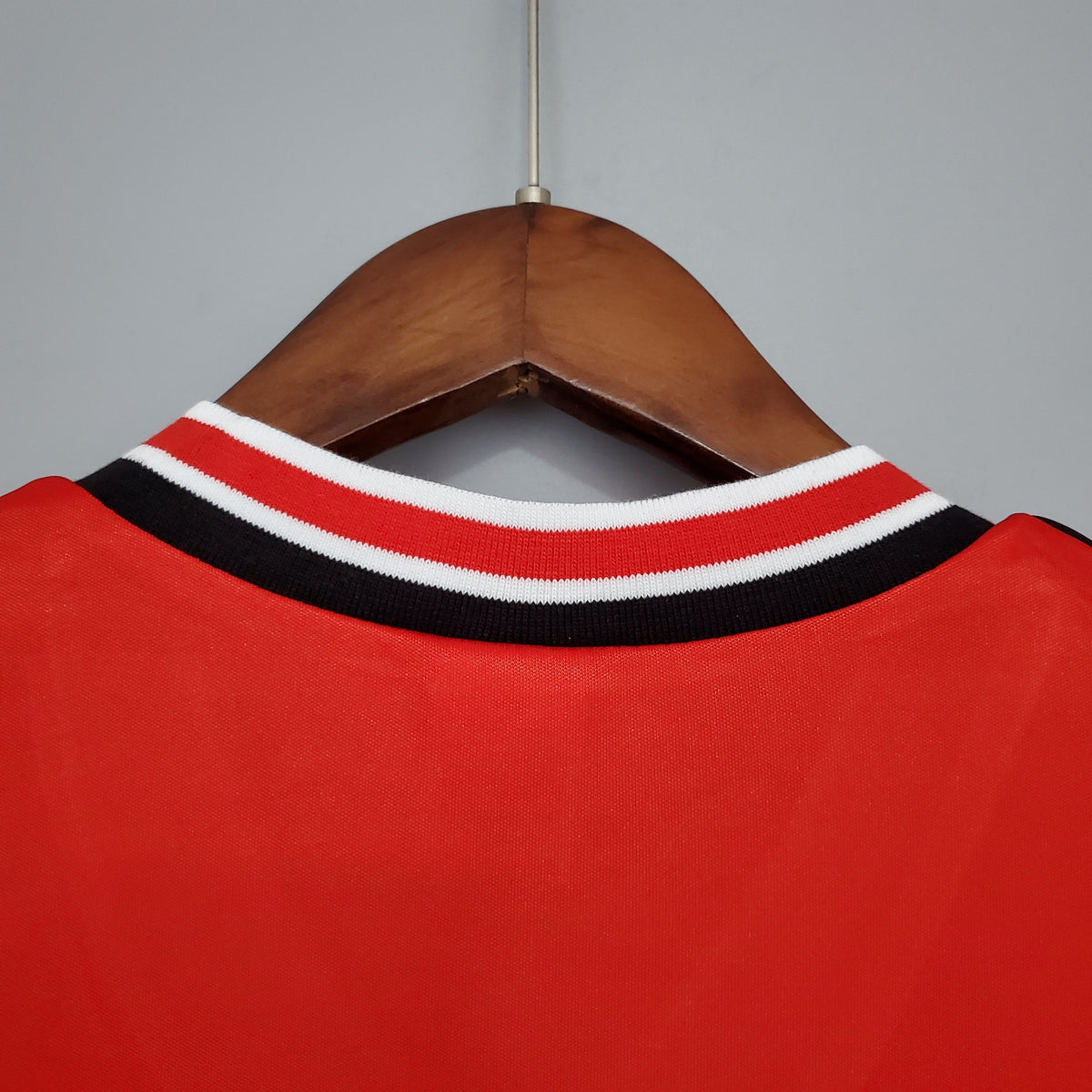 Camisa Titular Manchester United 85/86 - Versão Retrô