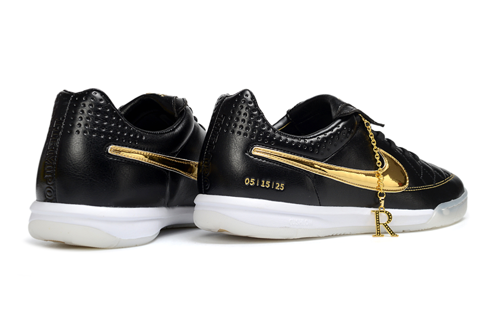 Nike Tiempo R10