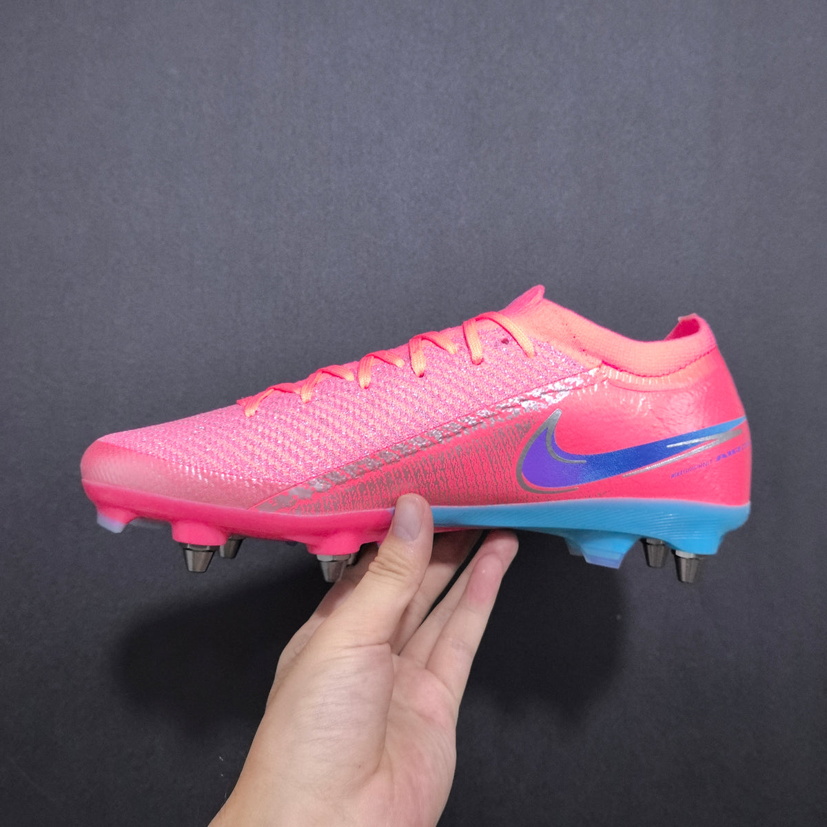 Nike Mercurial - Travas Mistas