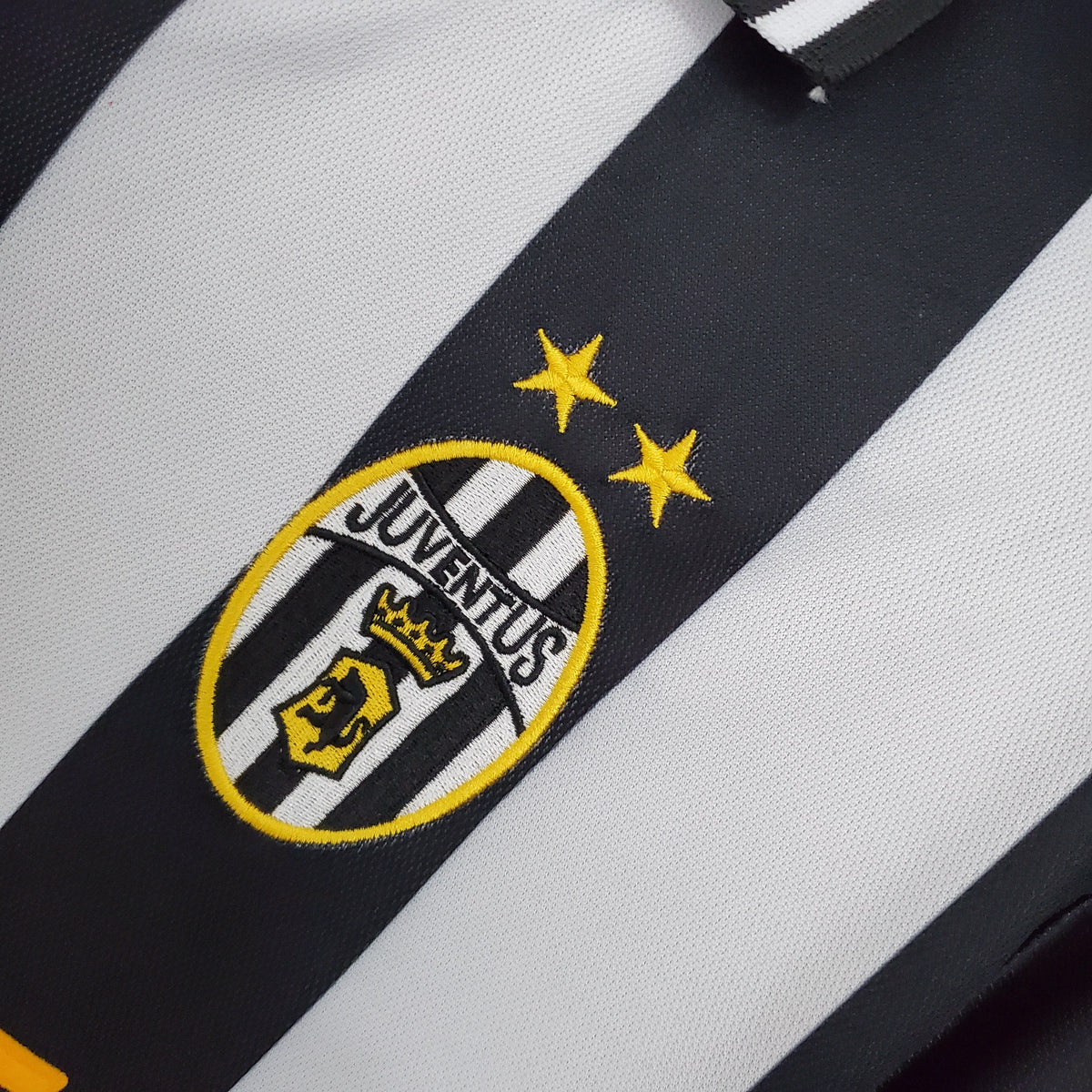 Camisa Titular da Juventus 01/02 - Versão Retrô