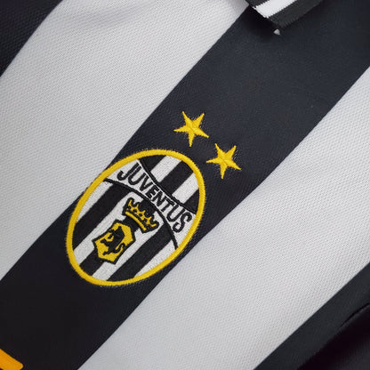 Camisa Titular da Juventus 01/02 - Versão Retrô