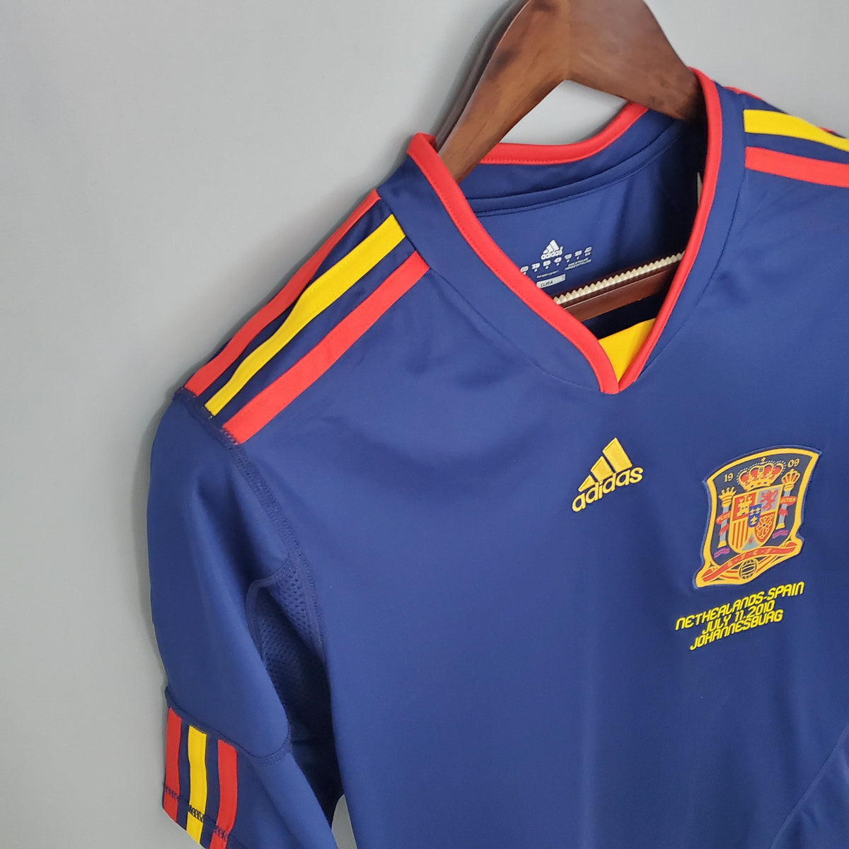 Camisa Reserva Espanha 2010 - Versão Retrô