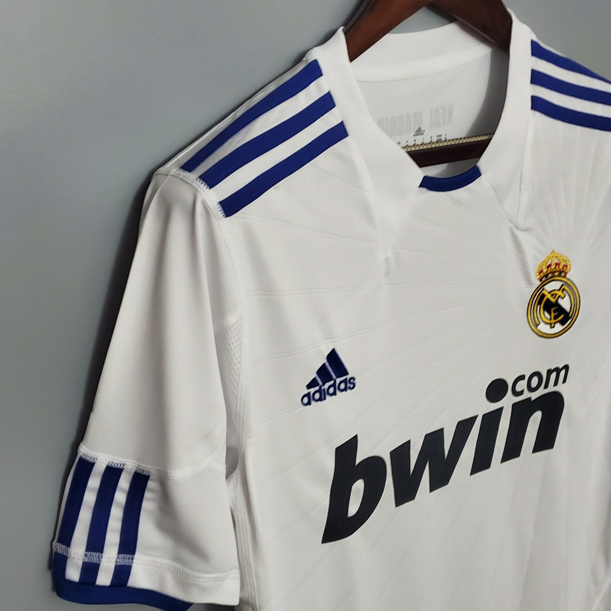 Camisa Titular do Real Madrid 10/11 - Versão Retrô