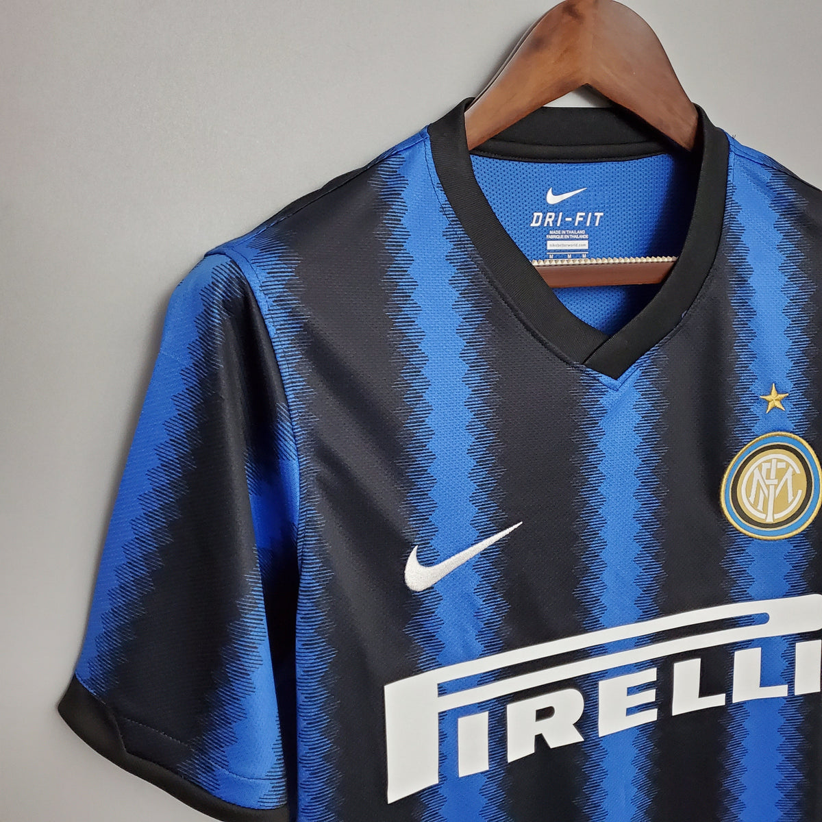 Camisa Titular Internazionale 10/11 - Versão Retrô