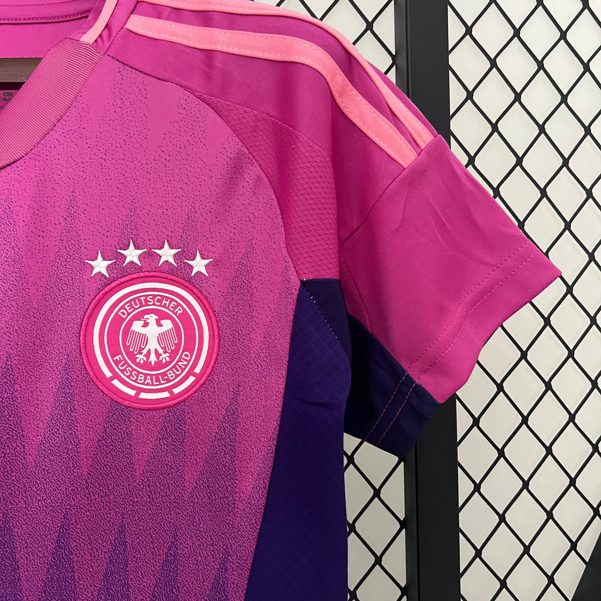 Camisa Alemanha Fora de Casa 24/25 - Versão Feminina