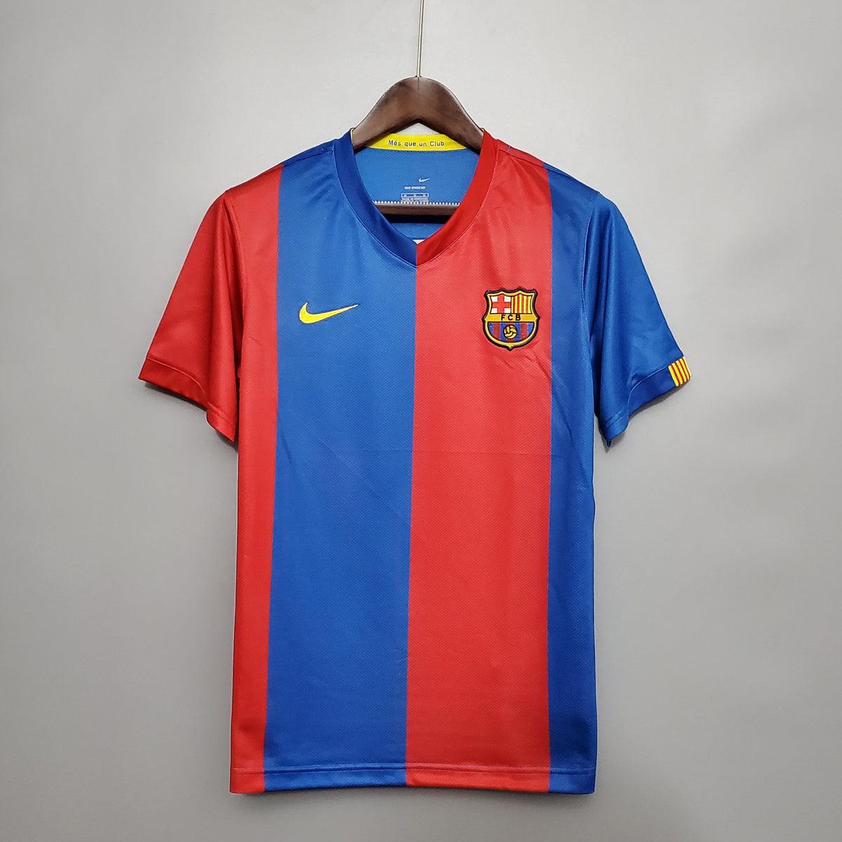 Camisa Titular do Barcelona 06/07 - Versão Retrô