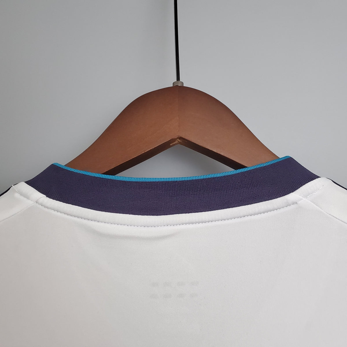 Camisa Titular do Real Madrid 12/13 - Versão Retrô