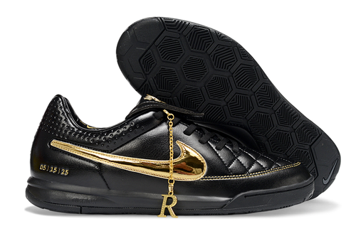 Nike Tiempo R10 preta com dourado