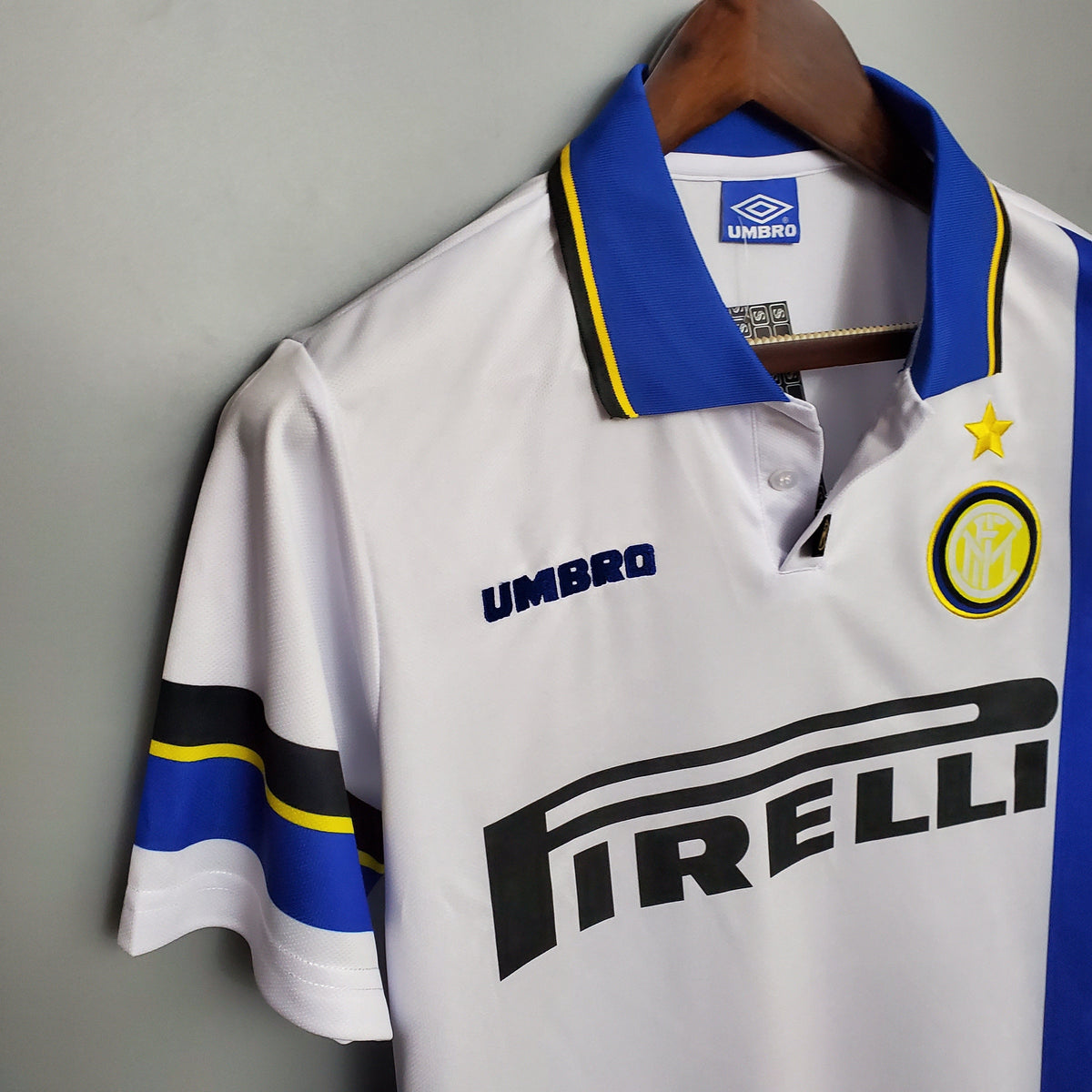 Camisa Reserva 97/98 da Inter de Milão - Versão Retrô