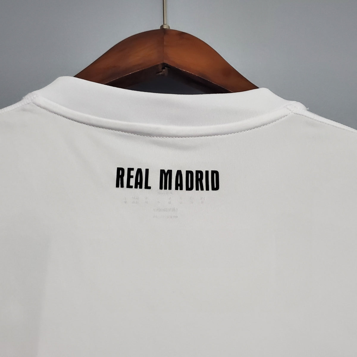 Camisa Titular do Real Madrid 10/11 - Versão Retrô