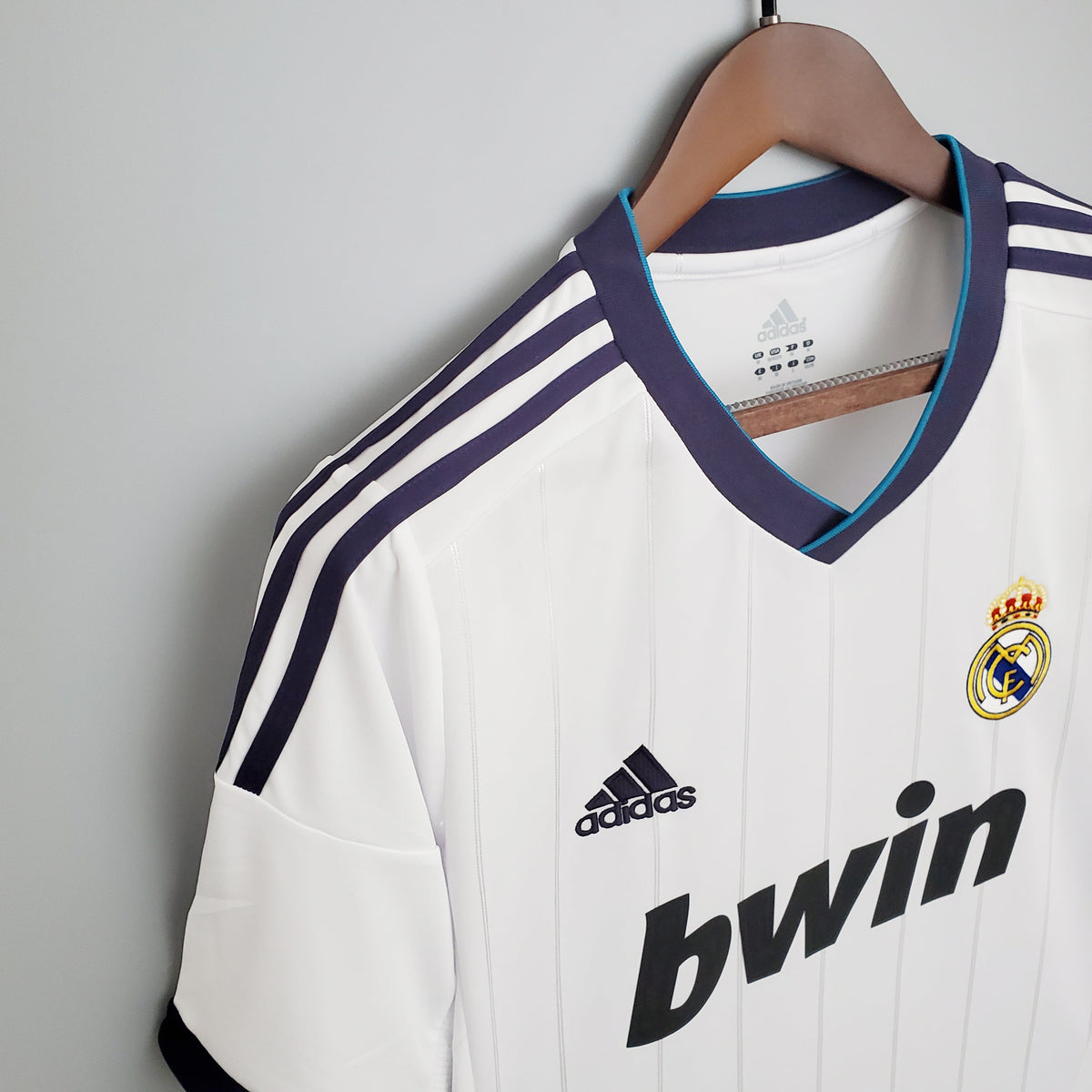 Camisa Titular do Real Madrid 12/13 - Versão Retrô