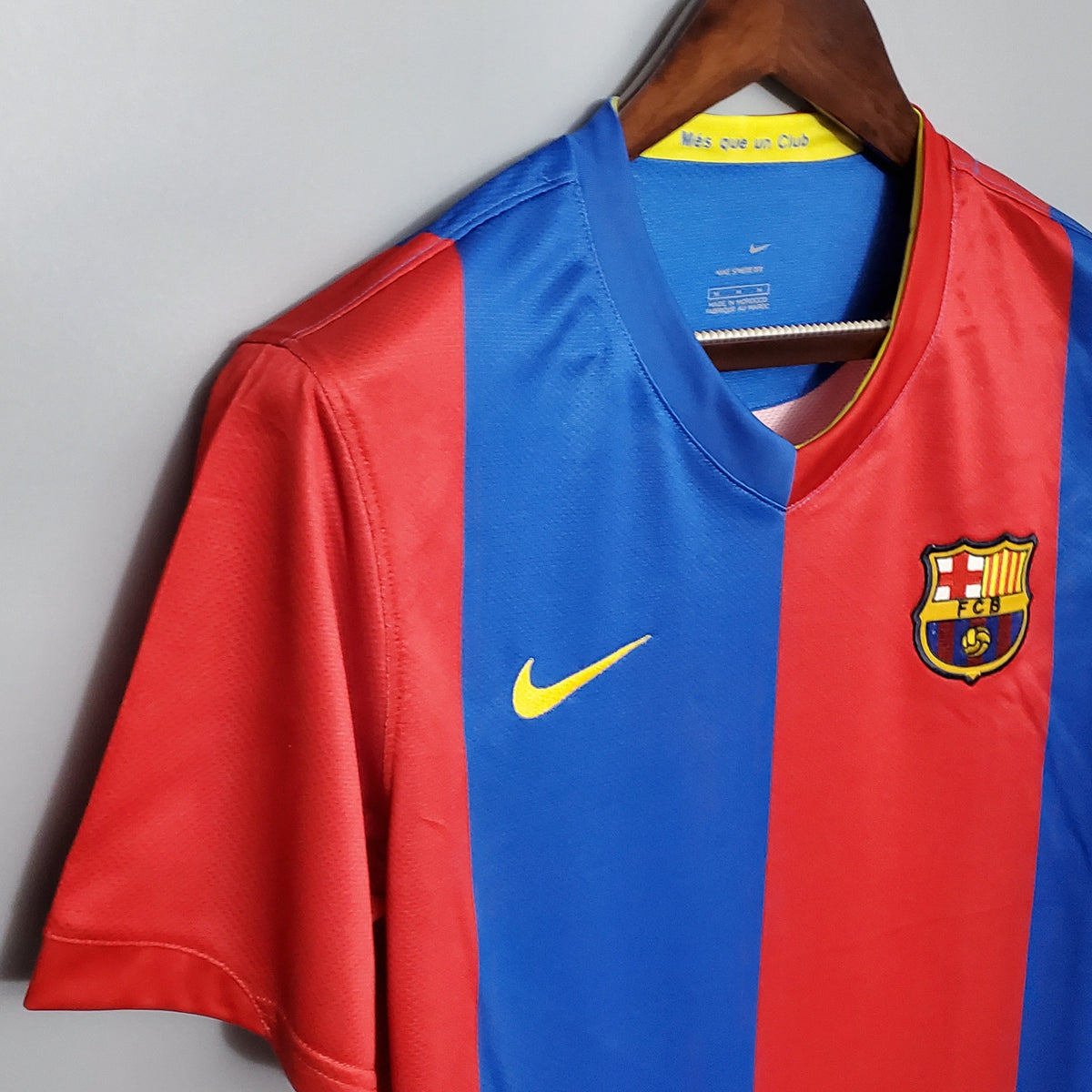 Camisa Titular do Barcelona 06/07 - Versão Retrô