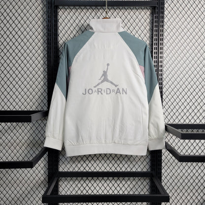 Jaqueta Corta-Vento Jordan Cinza e Branca 23/24