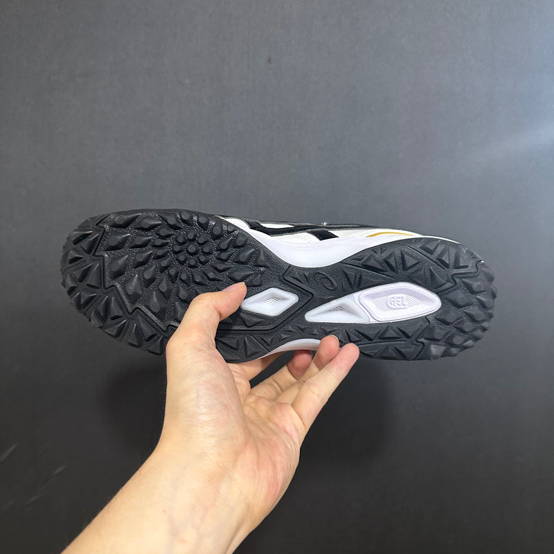 Asics Japan - Society
