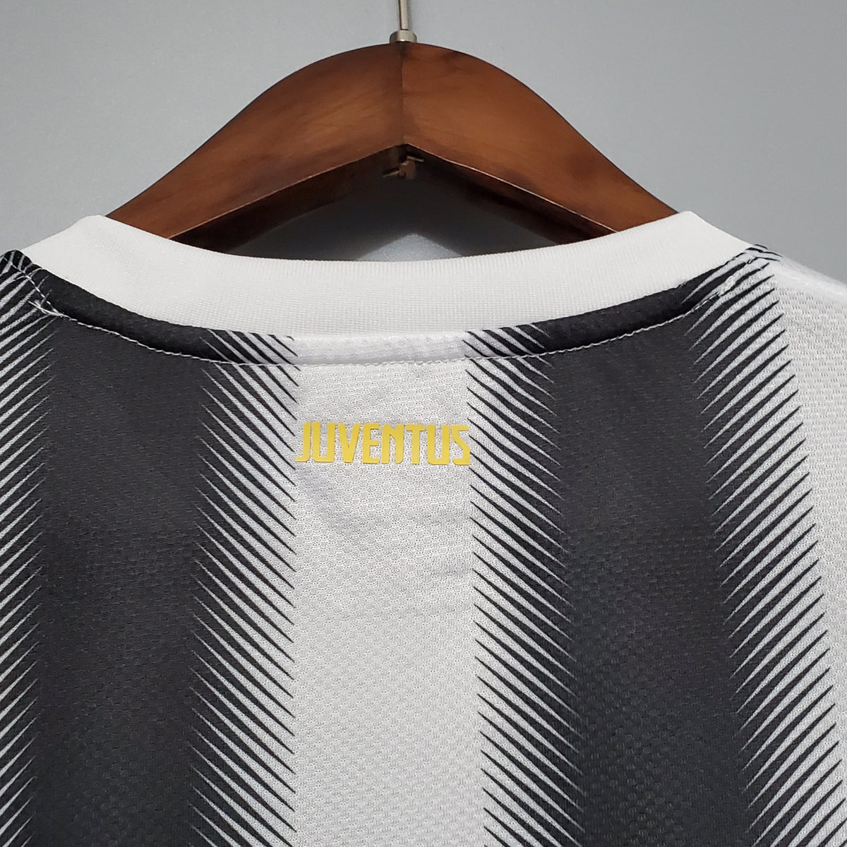 Camisa Titular da Juventus 11/12 - Versão Retrô