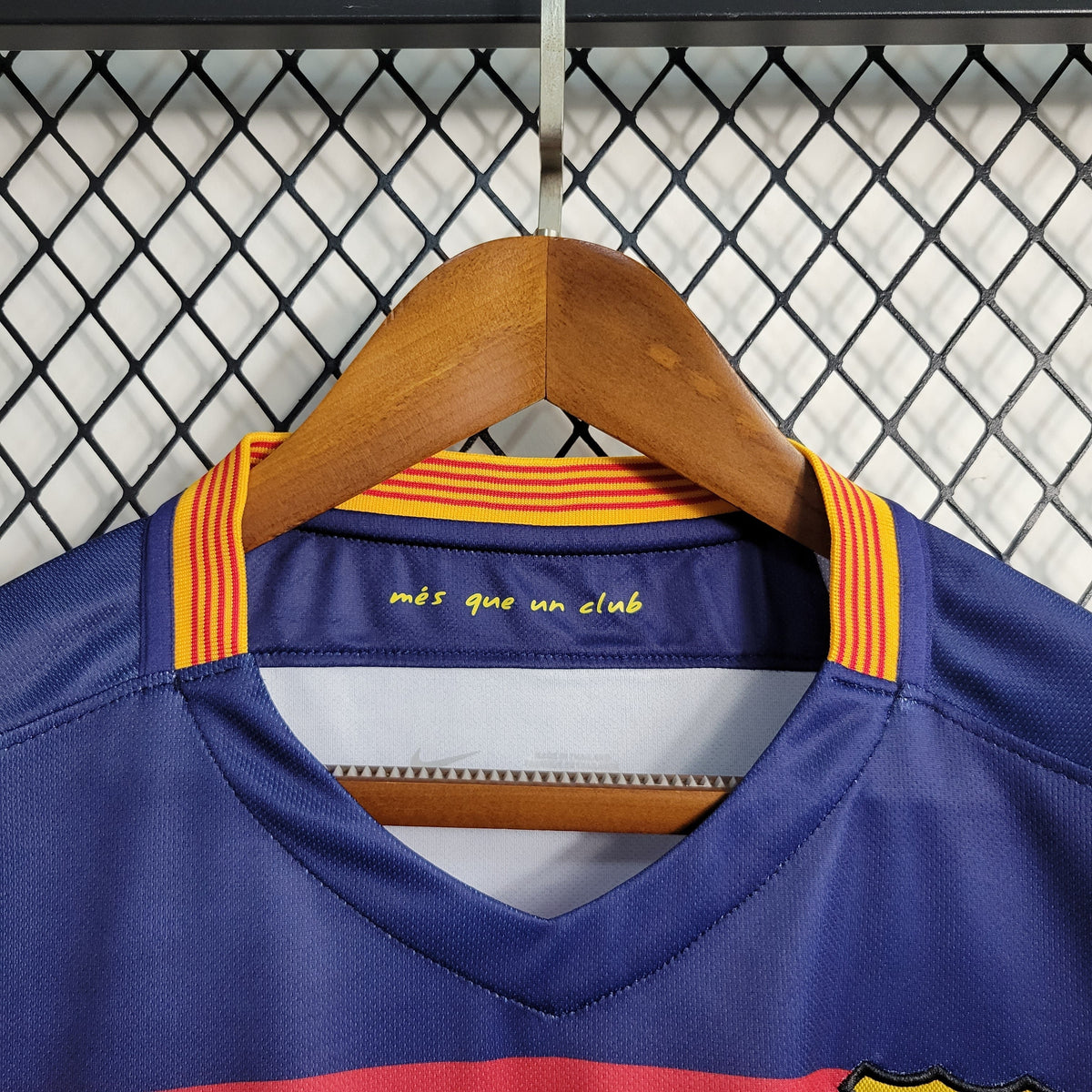 Camisa titular do Barcelona 15/16 - Versão retrô